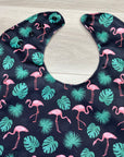 Flamants roses fond noir _ Bavette imperméable évolutive 5 à 12 mois