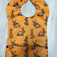 Bavette imperméable évolutive 1 à 4 ans :  lapins