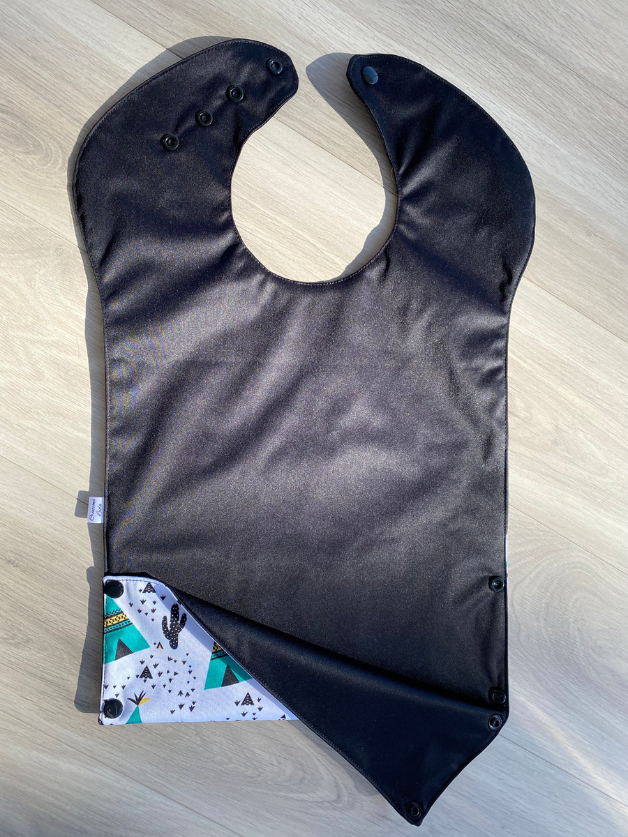 Bavette imperméable évolutive 1 à 4 ans :  noire et tipis