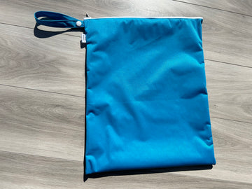 Grand sac imperméable wetbag, sac souliers, sac couches lavables, sac vêtements, sac gym : bleu Aqua