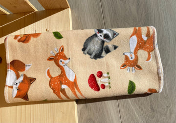 Lingettes / essuie tout / serviettes de table en flanelle : animaux de la forêt